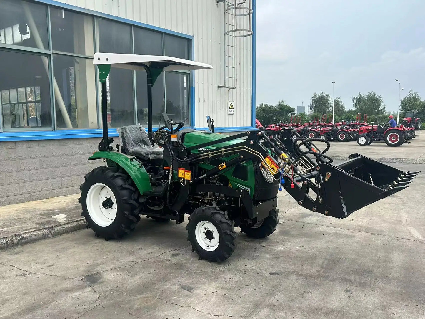 🚜 Trattore Agricolo 25HP con CE - Mini Bulldozer per Lavori Agricoli e Movimento Terra