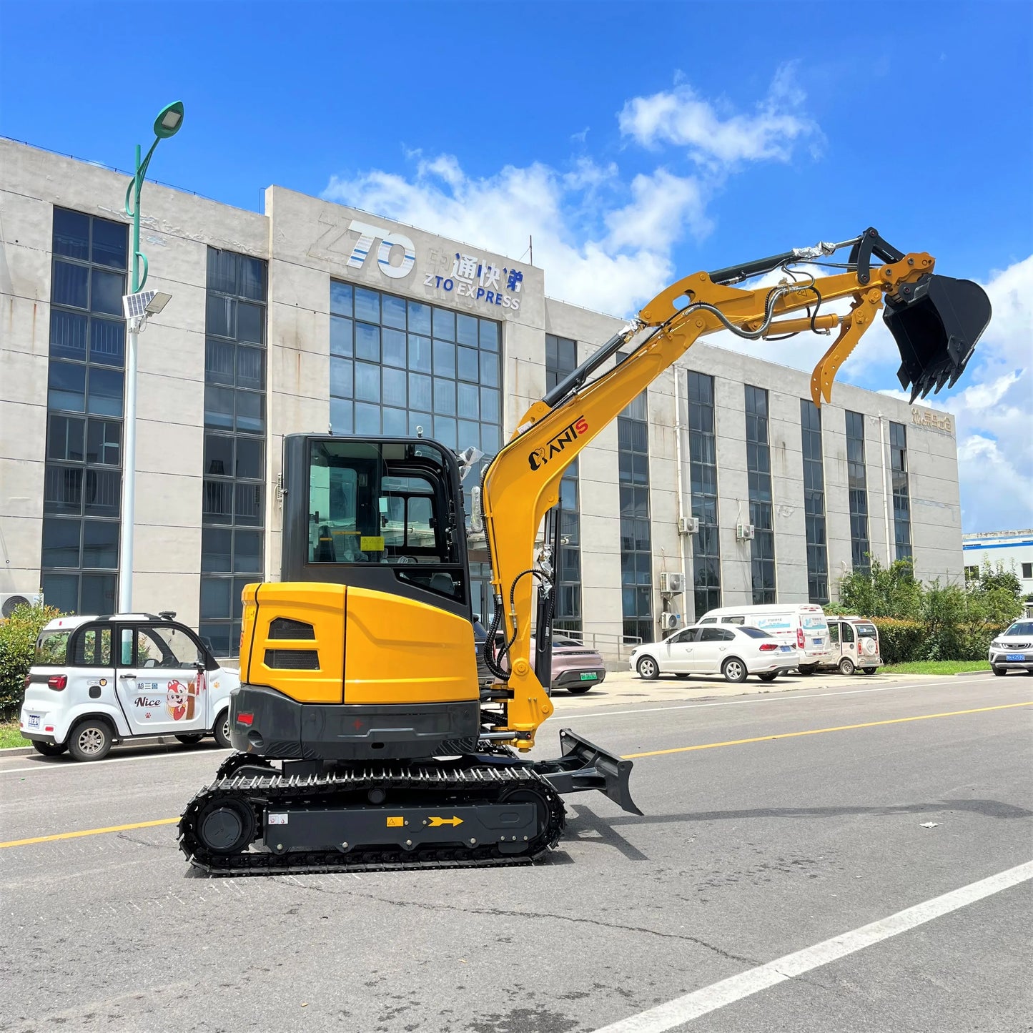 🚜Escavatore Mini 3.5 Ton – Potenza e Precisione per Ogni Lavoro